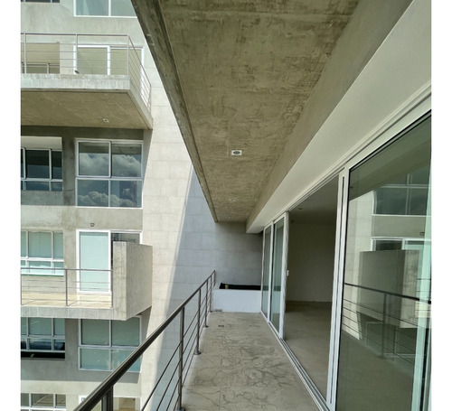 En Venta Apto 135m 3h+s/2,5b+s/2p Country Club
