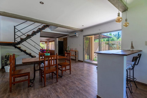 Imagen 10 de 30 de Casa Venta - 1 Dormitorios 2 Baños - 300mts2 Totales - Villa Elisa