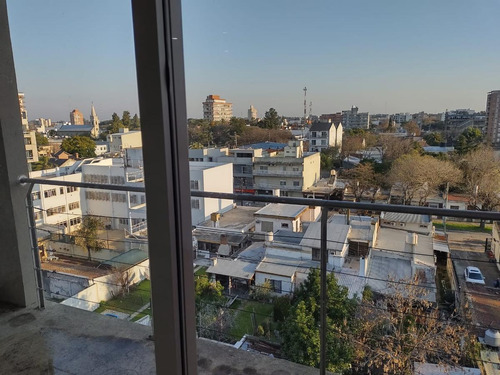 Imagen 7 de 9 de Departamento En Venta, Moreno 754 (6°d), Belén De Escobar