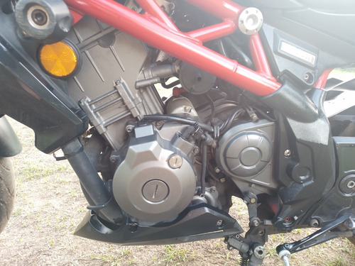 Imagen 12 de 19 de Benelli Tnt 300