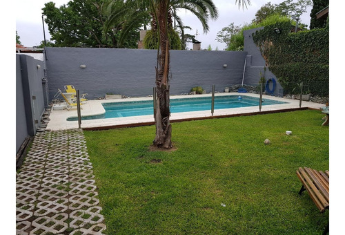Venta Casa + Depto. Merlo Apto Credito. Calle Mitre Al 2000