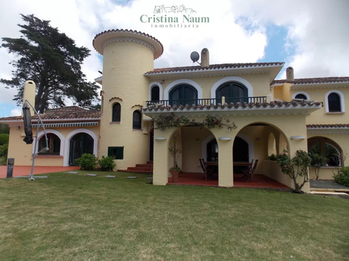 Muy Buena Casa En La Mejor Zona Del Golf
