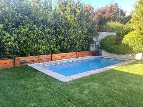 Casa En Venta De 4 Dorm+ Estar + Piscina En Chamiser