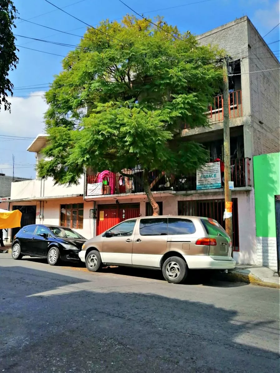 Casa En Venta En Nezahualcóyotl En Calle Presidente Miguel Alemán, Colonia Manantiales, Edo Mex