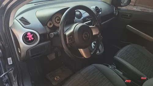 Mazda 2 Automático