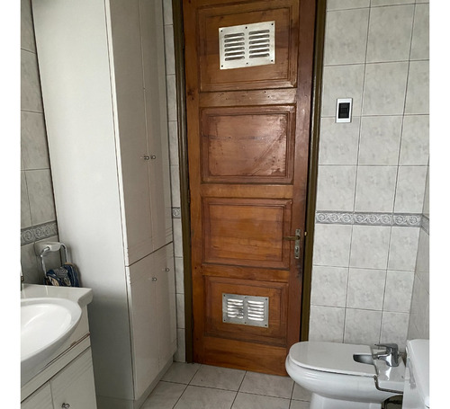 Casa Sólida Con Amplio Terreno, Cercano A Estación De Metro