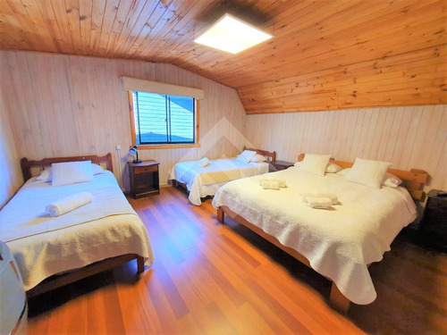 Hostal En Venta De 11 Dorm. En Pucónmcerca Playa
