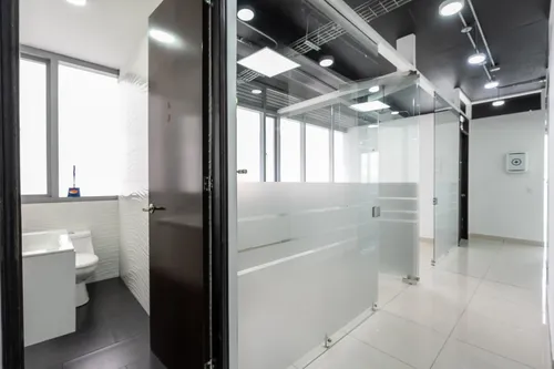 Oficina En Arriendo/venta En Chico Norte. Cod A1094083