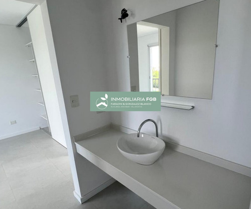 Casa Con Pileta En Venta En Barrio Puerto | El Cantón - Financiación - 3 Dormitorios - Pérgola Cubierta