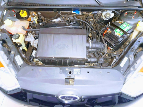 Imagem 12 de 13 de Ford Fiesta Hatch Se 1.6 Completo