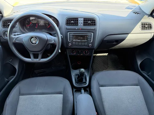 Volkswagen Vento 1.6 Confortline Mt