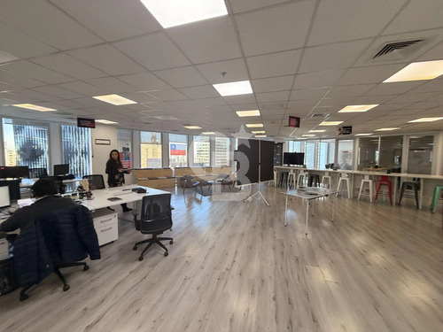 Elegante Y Amplia Oficina En Nueva Las Condes