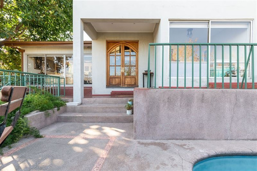 Venta Casa En Cardenal Newman Los Dominicos, Sin Comisión