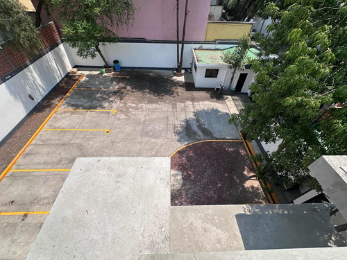 Terreno 650 M2, Listo Para Su Residencia En Calle Cerrada.