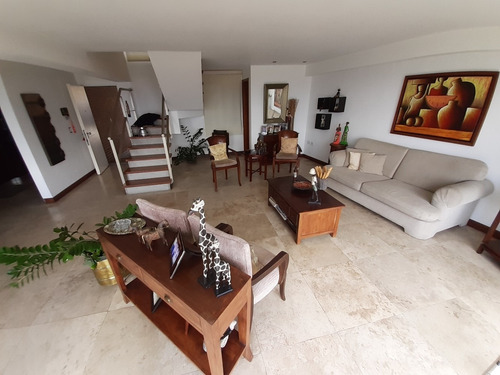 Imagen 4 de 12 de Venta Townhouse Loma Linda, Moderno Y Actualizado