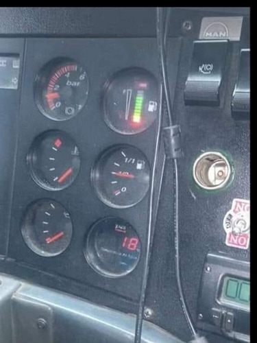 Imagem 8 de 10 de Vw 9150 Comil Piá 2012