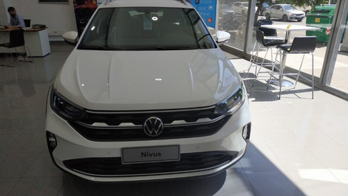 Volkswagen Nivus Highline 200 Tsi S.a