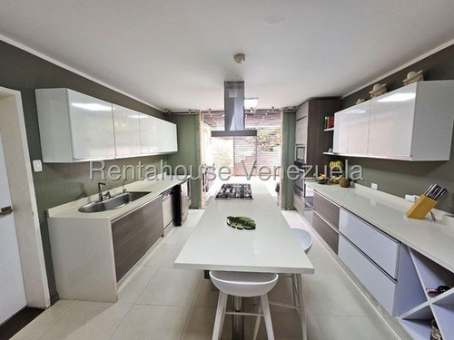 Agp Moderna Casa En Venta En Lomas De Chuao, Con Hermosa Áreas Sociales 25-21600 Ys
