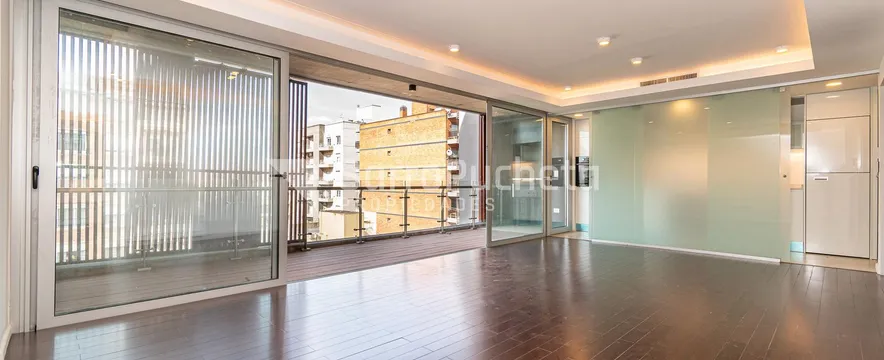 Campana 844, Castelar