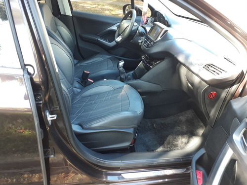 Imagen 12 de 14 de Peugeot 208 Feline 2013