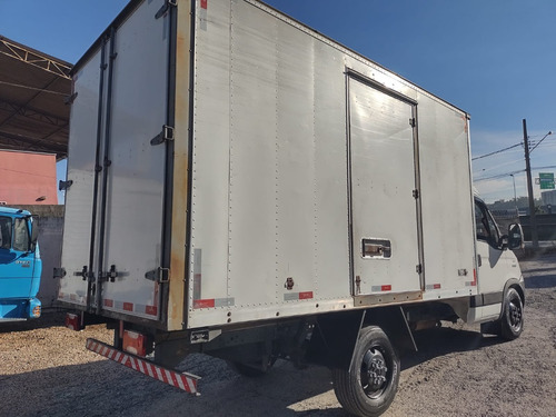 Imagem 7 de 15 de Iveco Daily 35s14 Bau De Aluminio 2013