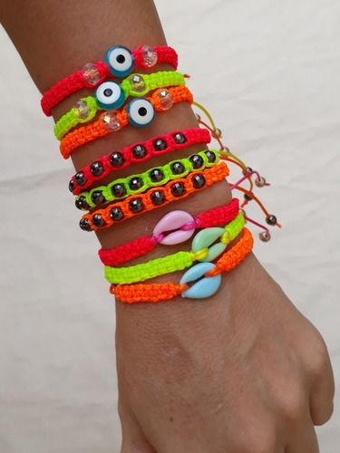 Imagem 8 de 8 de Kit 9 Pulseira Praia Neon Pingente Olho Grego Búzios Atacado