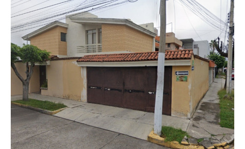 Casa En Venta, Recuperación Bancaria, Col. La Calma, Zapopan, Jalisco. Laab2