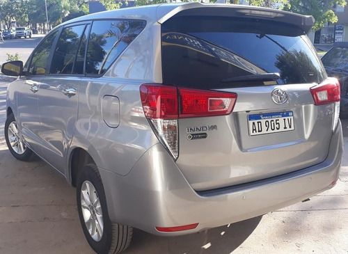 Toyota Innova Srv 2019.....300kms !!