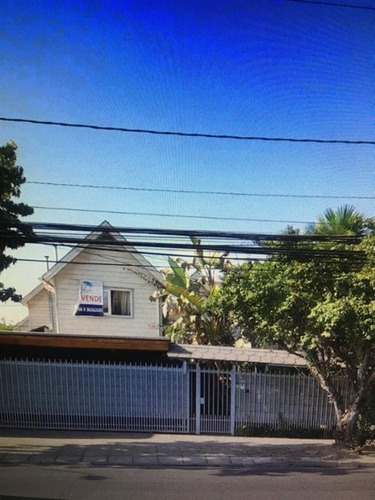 Casa En Venta De 3 Dorm. En La Florida