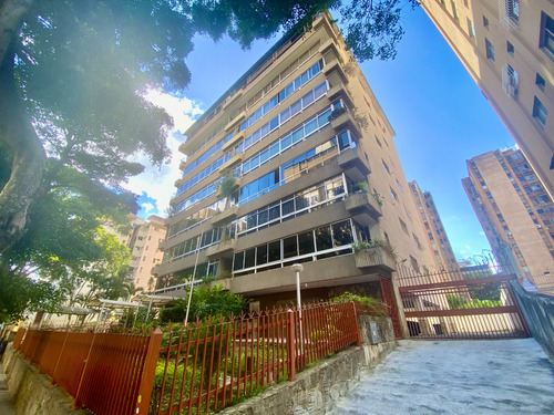 Apartamento La Urbina 194 M2, 3 Hab + Serv. 2 1/2 Baños + Serv, 2 P/e