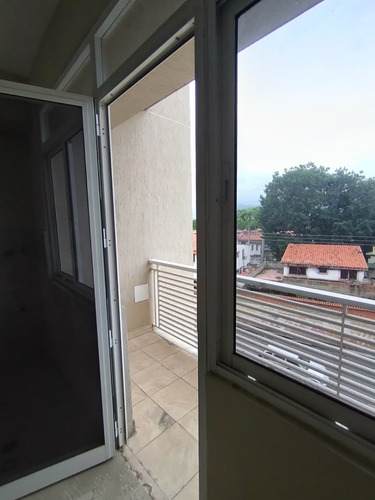 Apartamento En Mañongo, Residencias Titanium Suite. Obra Blanca