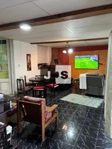 Comprar Alquiler Casa Grande Ideal Empresa, Negocio, Vivienda De  4 Dormitorios 3 Baños. Jardin, Parrillero Sobre Avenida Agraciada