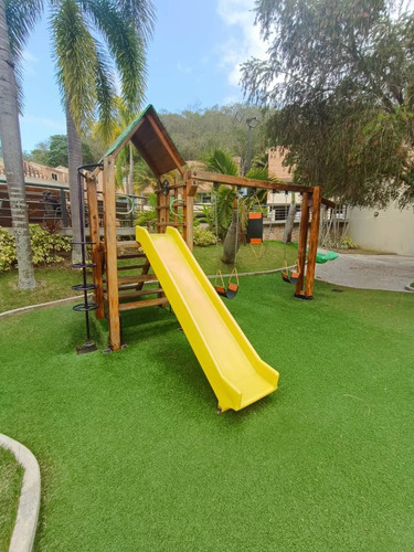 Town House En Altos De Guataparo Conjunto Vistalago. Minerva K