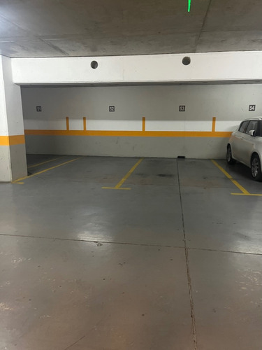 Estacionamiento En Excelente Ubicación, Cercano A Metro