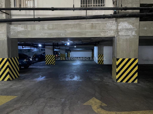 Se Vende Local Comercial En El Edificio La Florida, Mérida.