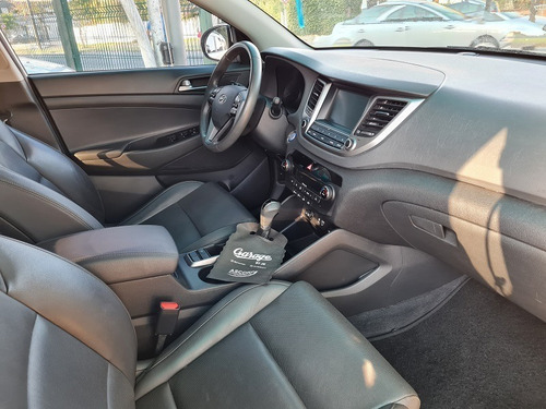 Imagem 12 de 15 de Hyundai Tucson Gdi Gls At Turbo 1.6 Flex Prata