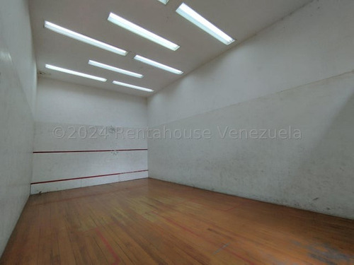 Apartamento En Venta. Urb. Colinas De Valle Arriba.