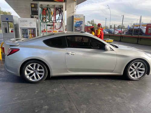 Hyundai Genesis 3.8 Coupe 300cv 8at