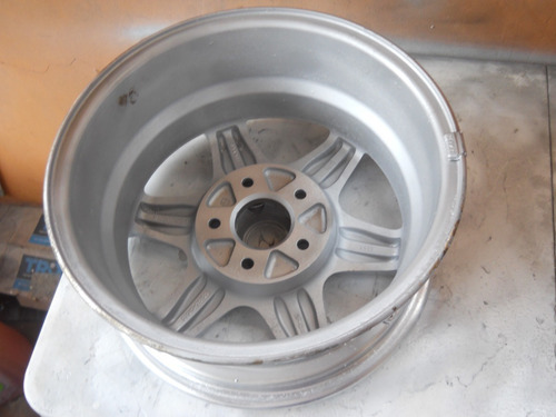 Vendo Rin De Hyundai Santa Fe, #15, 5 Huecos De Aluminio (Usado)