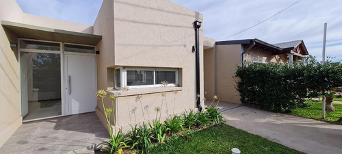 Imagen 5 de 30 de Excelente Casa De 2 Dormitorios En Venta A Estrenar En Tierra De Sueños 1. Roldan Y Funes.