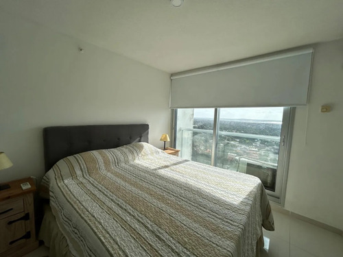 Disponible En Alquiler, Piso Alto, Linda Vista A La Playa Mansa