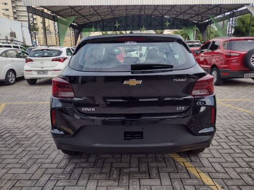 Imagem 7 de 14 de Chevrolet Onix Ltz 1.0 12v Tb Flex 5p Aut. - Preto - 202...