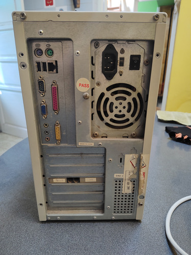 Pc Antigua Intel Celeron 667mz 128kb / 176mb Ram Sin Rigido (Usado)