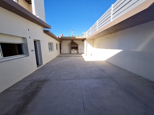 Imagen 26 de 30 de Casa Centrica En Venta En Avellaneda