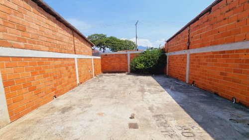 Ac Venta Funcional Casa En Valle De Oro, San Diego Edo. Carabobo Cod. 206190