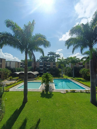 Se Vende Apartamento En Urbanización Palma Real, La Victoria