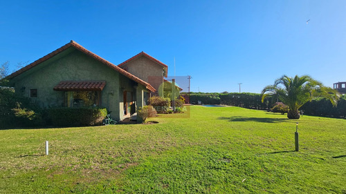Vendo Parcela 5600 M2 Casa De 380m2 Condom. A 5 De Concón.