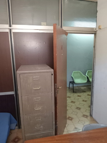 Alquilo Oficina Todo Rubro Para Una Persona. Posibilidad Vivienda , Contratos Desde 3 Meses Hasta 12 Meses Con Certificacion De Firmas Por Escribano Públicozona Balvanera.os