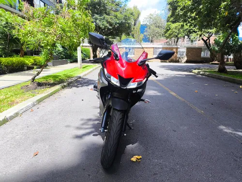 Yamaha R15 V3 2025