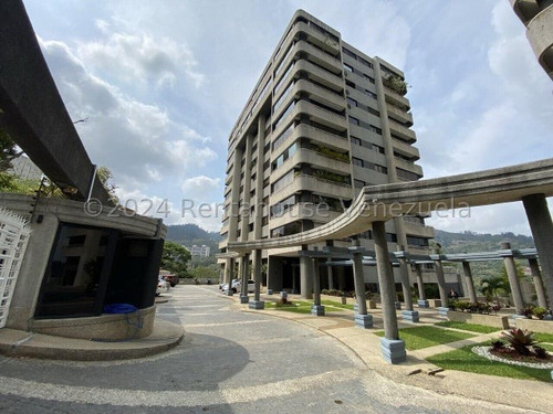 Espectacular Apartamento Con Bella Vista Panorámica En La Tahona. #25-15992